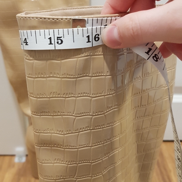 Cream knee high pointed toe boots - Picture 6 of 8